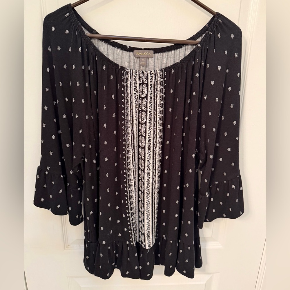Style & Co Black and White Patterned Top with bell sleeves, Size XXL, NWOT